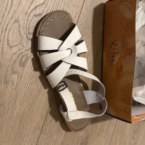 Unisex White Strappy Buckle Sandals